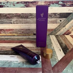 Younique Royalty NIB Moisture Boosting Gentle Cleanser 3.3 fl ounces